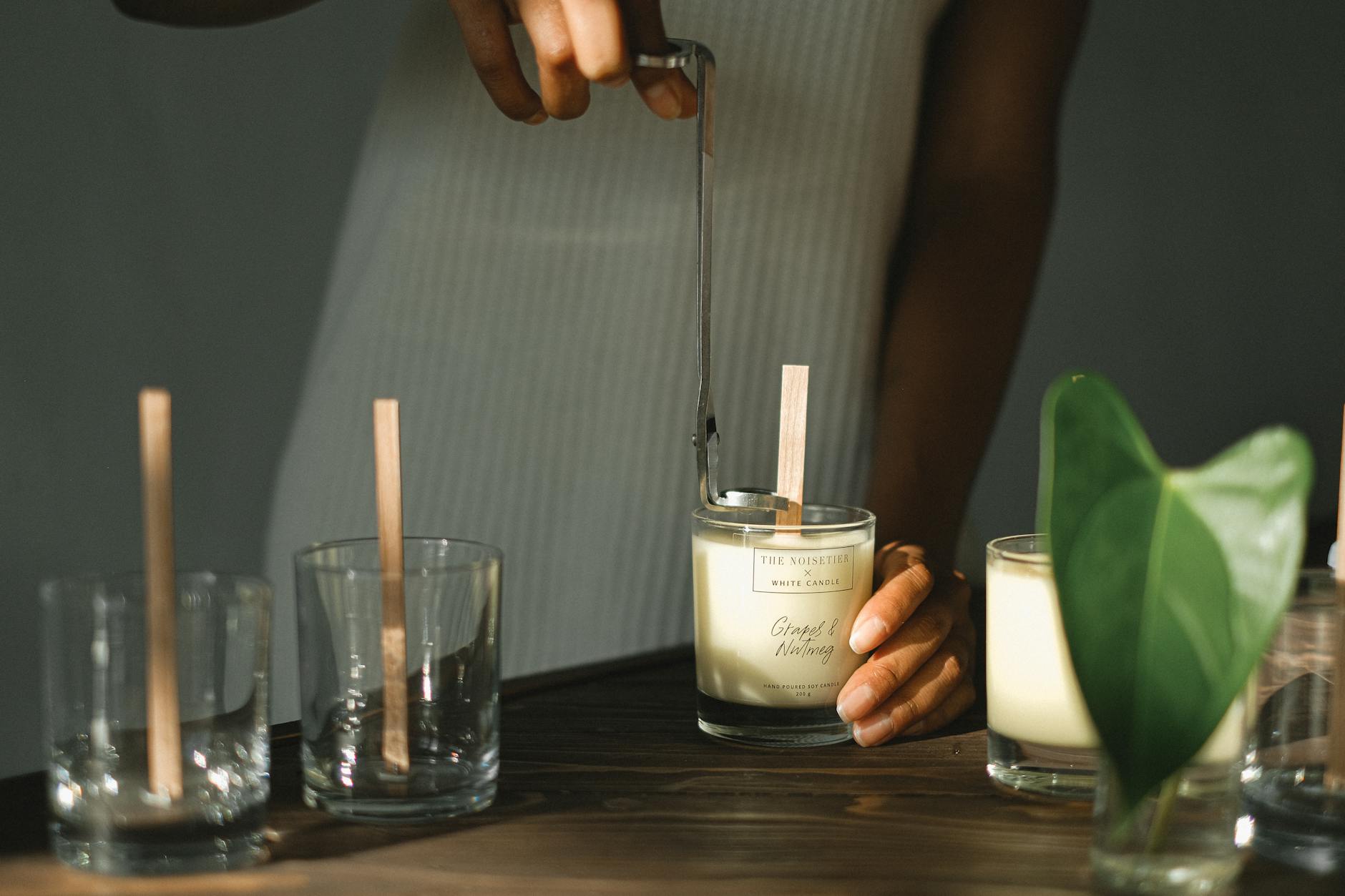 Read more about the article How to Choose the Right Wick Size for Your Candle